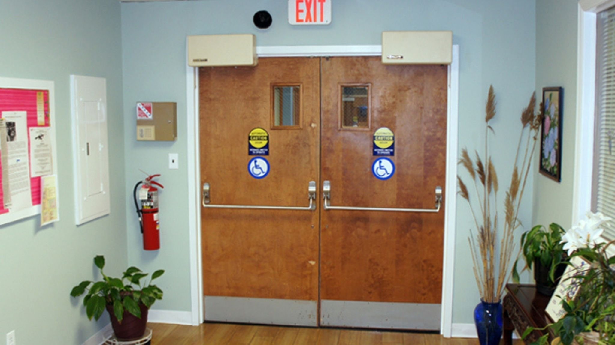 Model 4300L and 4300R double door installation on interior doors_16-9