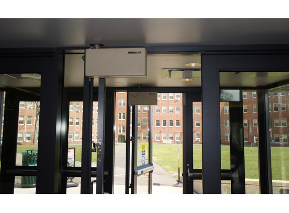 Power Access Model 4300L Inverted Left-Hand Vestibule Application
